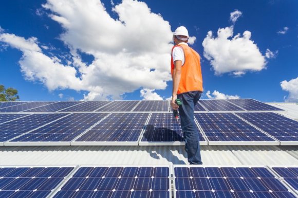 Installation de panneaux photovoltaïques sur immeuble de copropriété à Chambéry